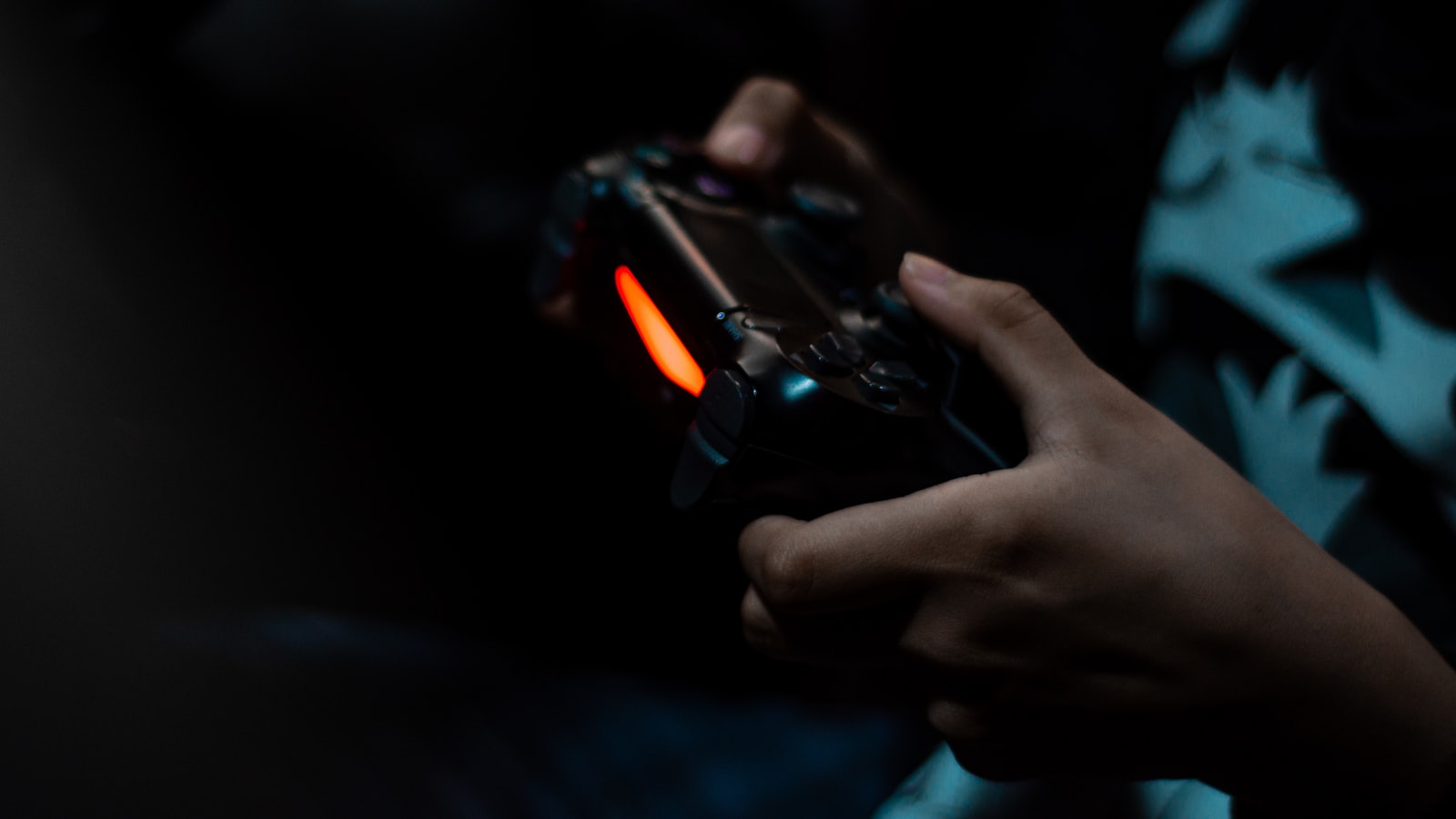 2.‍ Innovations⁣ in Interface Design: Crafting an⁣ immersive and intuitive mobile ⁣gaming experience